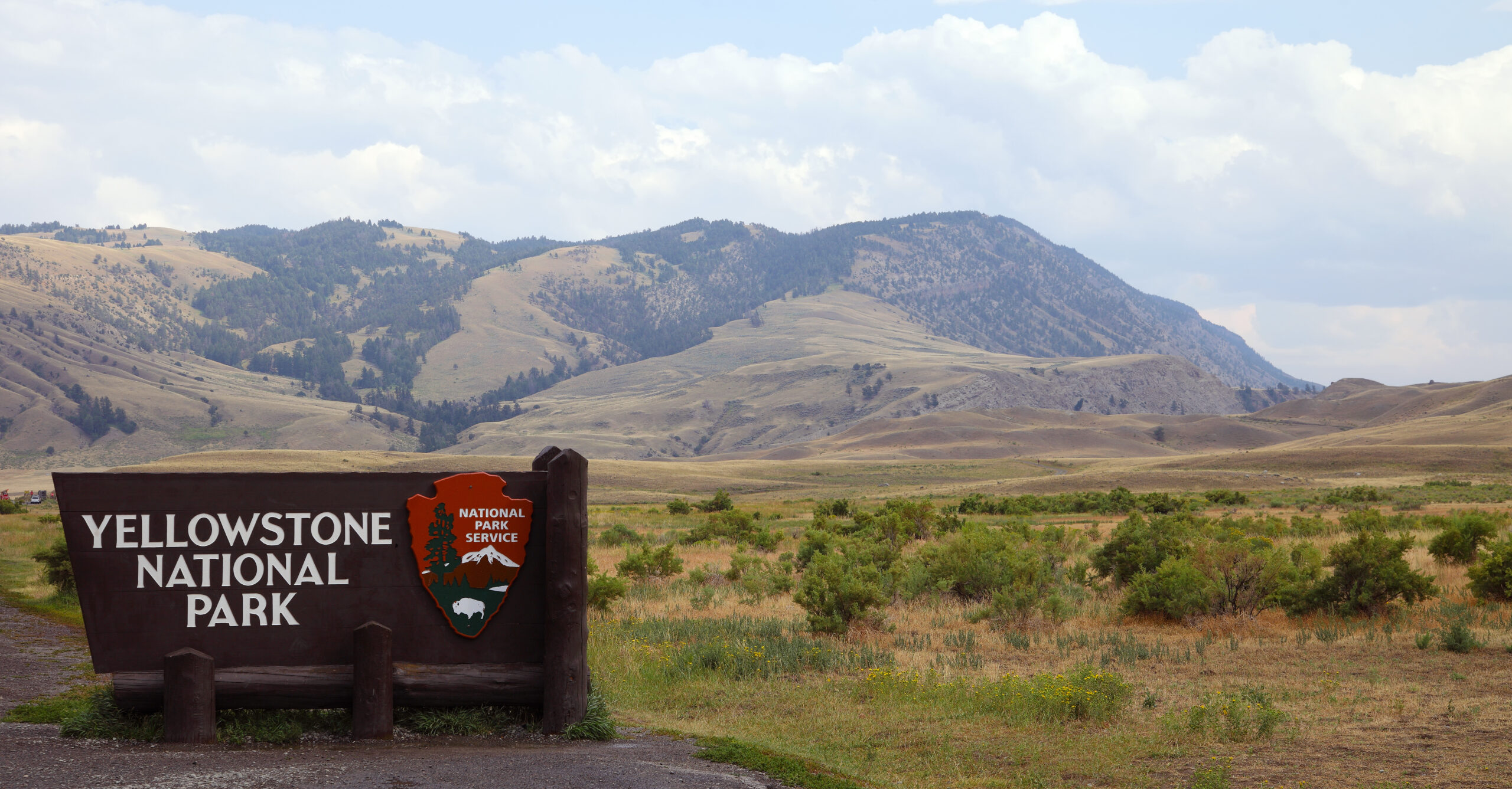 sign for yellowstone national park